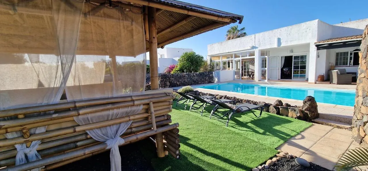 Casa Yukka Villa With Heated Pool Lajares