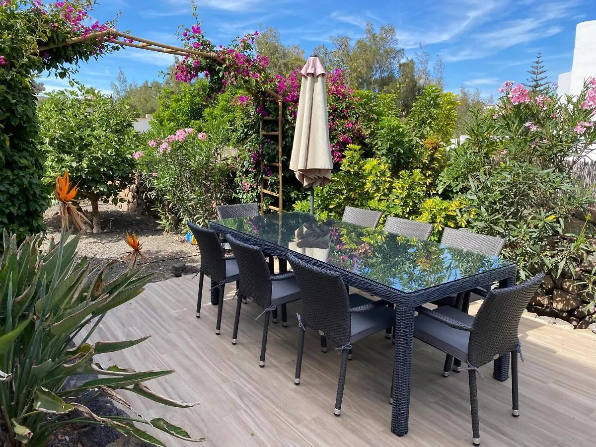 Casa Yukka Villa With Heated Pool Lajares